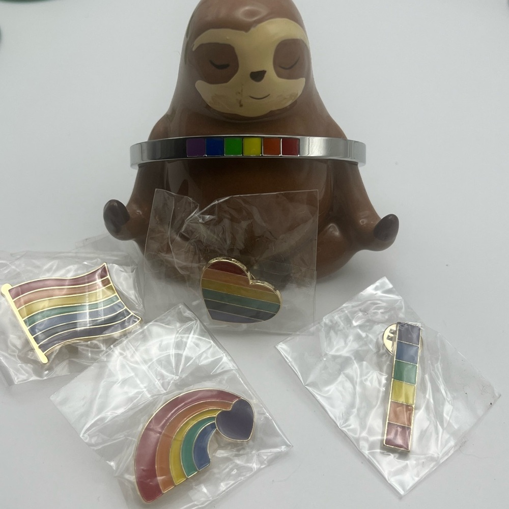 Stainless Steel cuff bracelet AND 4 rainbow 🌈 pins